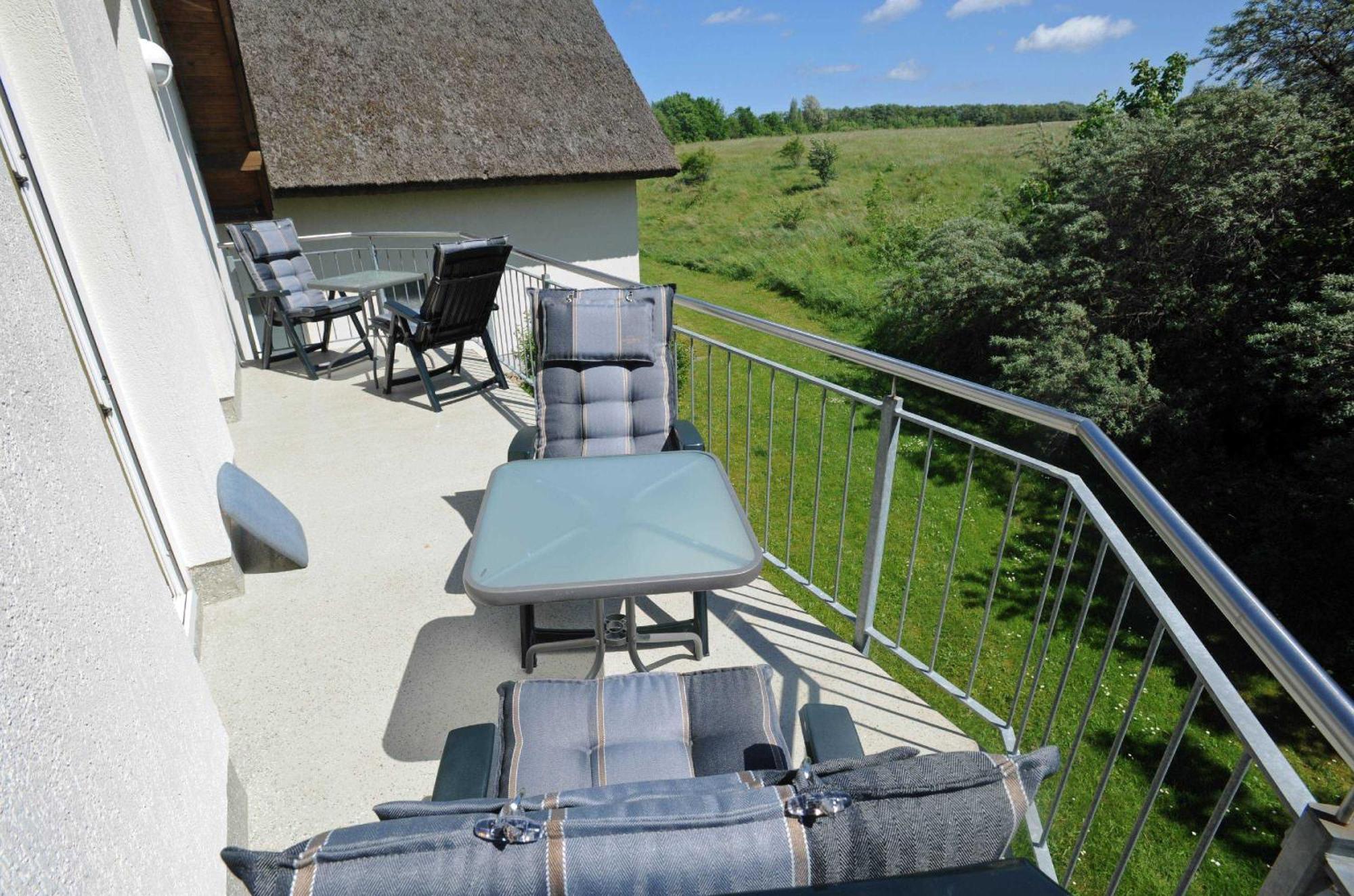 Strandhaus Moenchgut Bed & Breakfast Lobbe 괴렌 외부 사진