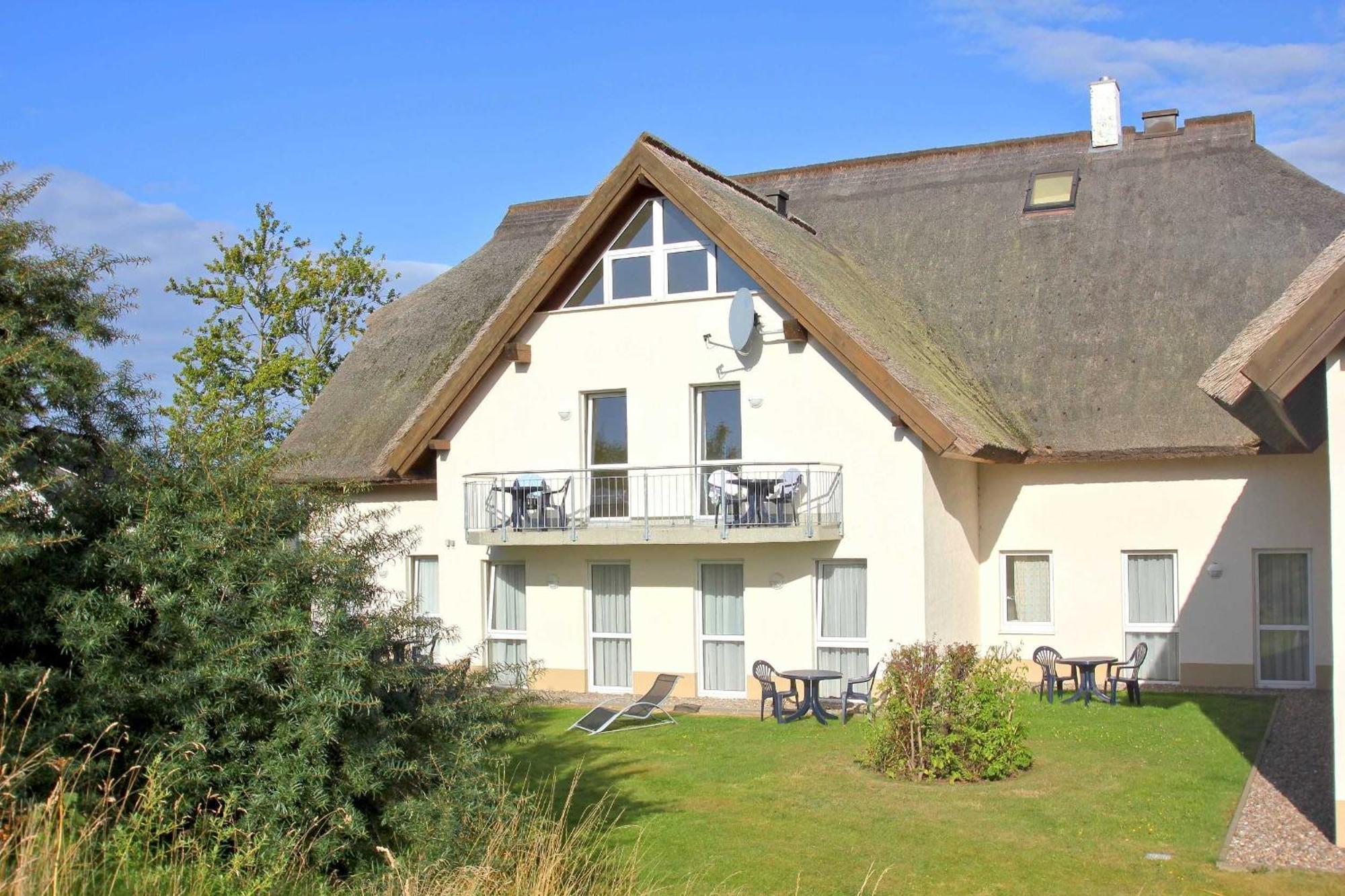 Strandhaus Moenchgut Bed & Breakfast Lobbe 괴렌 외부 사진