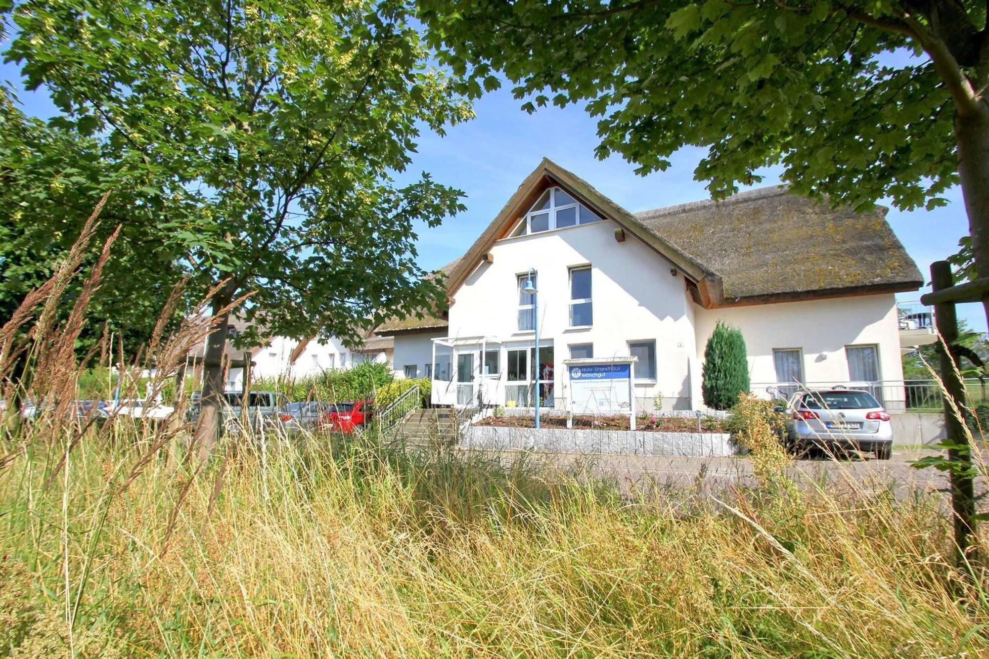 Strandhaus Moenchgut Bed & Breakfast Lobbe 괴렌 외부 사진